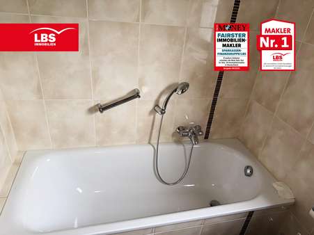 ..... mit Dusche und Wanne ..... mit Dusche und Wanne - Mehrfamilienhaus in 47441 Moers mit 202m² kaufen