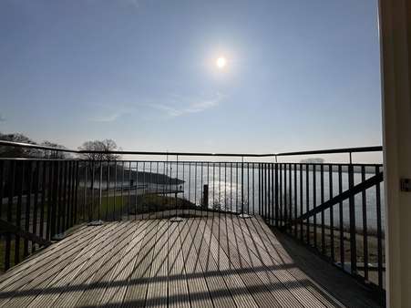Balkon mit Traumblick - Etagenwohnung in 46446 Emmerich mit 93m² mieten
