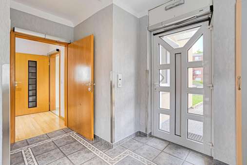 Diele Diele - Zweifamilienhaus in 47443 Moers mit 225m² kaufen