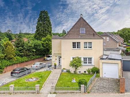 Straßenansicht2 Straßenansicht2 - Zweifamilienhaus in 47443 Moers mit 225m² kaufen