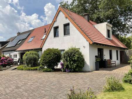 Hausansicht - Einfamilienhaus in 47551 Bedburg-Hau mit 200m² kaufen