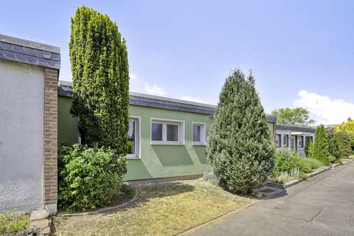 Hausfront - Bungalow in 47506 Neukirchen-Vluyn mit 91m² kaufen