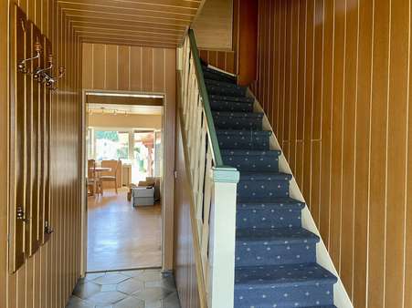 Flur Treppenaufgang - Doppelhaushälfte in 59379 Selm mit 92m² kaufen