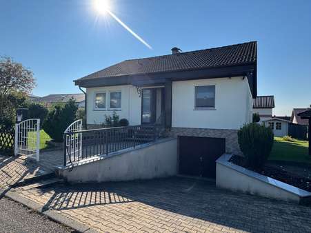 Außenansicht Außenansicht - Einfamilienhaus in 74928 Hüffenhardt mit 85m² kaufen