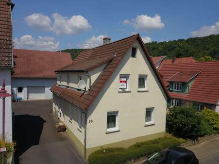 Vorderansicht_Wohnhaus - Einfamilienhaus in 74855 Haßmersheim mit 125m² kaufen