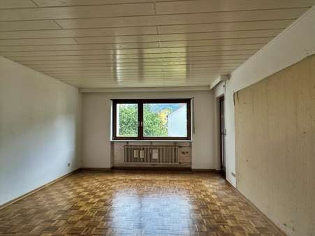 Wohnen mit Zugang zum Balkon - Erdgeschosswohnung in 69412 Eberbach mit 98m² kaufen