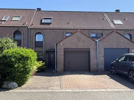 Straßenansicht - Reihenmittelhaus in 45768 Marl mit 121m² kaufen