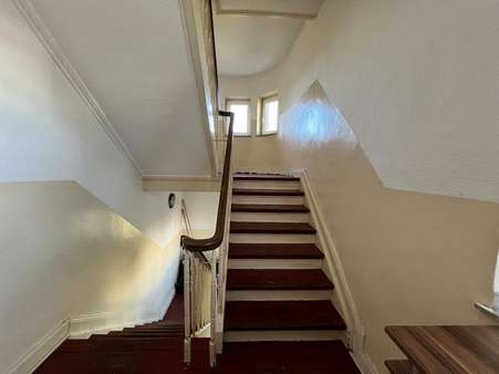 Treppenhaus - Mehrfamilienhaus in 44329 Dortmund mit 293m² kaufen