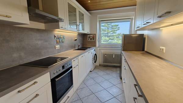 Moderne Einbauküche - Dachgeschosswohnung in 46244 Bottrop mit 73m² kaufen