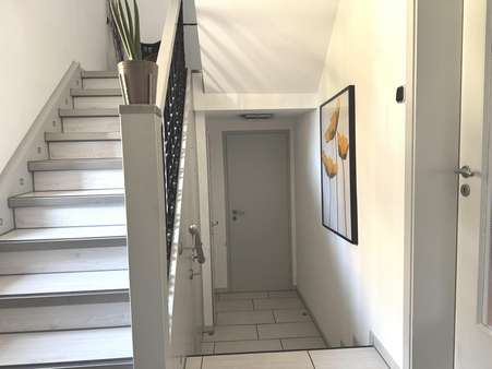 Eingang Flur - Zweifamilienhaus in 44579 Castrop-Rauxel mit 198m² kaufen