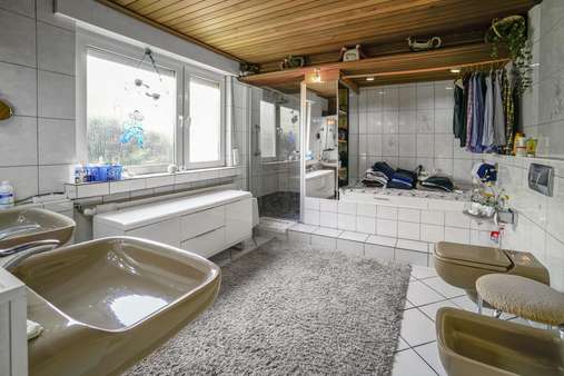 Badezimmer - Zweifamilienhaus in 44575 Castrop-Rauxel mit 196m² kaufen