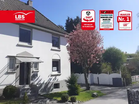 Großzügiges Einfamilienhaus mit prächtigem Gartengrundstück
