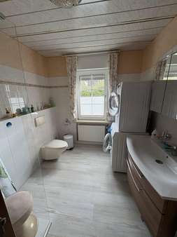 Badezimmer Erdgeschoss Badezimmer Erdgeschoss - Einfamilienhaus in 42477 Radevormwald mit 122m² kaufen