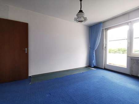Schlafzimmerzugang zum Balkon - Reihenmittelhaus in 42899 Remscheid mit 137m² kaufen
