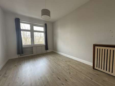 Büro 2 Büro 2 - Bürohaus in 42651 Solingen mit 108m² als Kapitalanlage kaufen