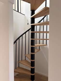 Wendeltreppe Wendeltreppe - Maisonette-Wohnung in 40211 Düsseldorf mit 92m² mieten