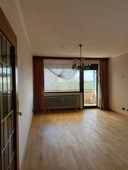 Wohnzimmer - Etagenwohnung in 42719 Solingen mit 69m² kaufen