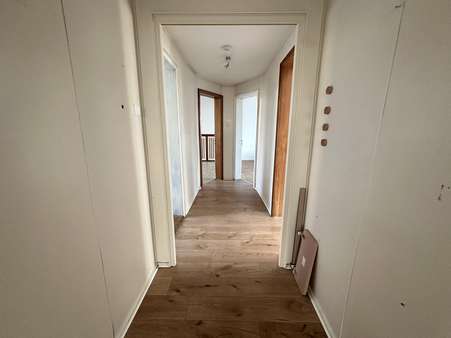 Flur - Etagenwohnung in 42651 Solingen mit 108m² kaufen