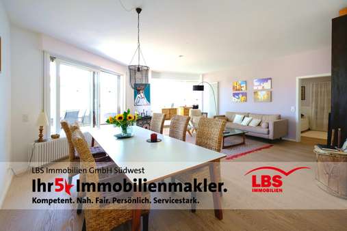 Wohn- und Esszimmer - Etagenwohnung in 76530 Baden-Baden mit 111m² kaufen