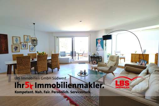 Wohnzimmer - Etagenwohnung in 76530 Baden-Baden mit 111m² kaufen