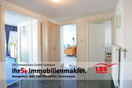 Flur EG - Mehrfamilienhaus in 76275 Ettlingen mit 252m² kaufen