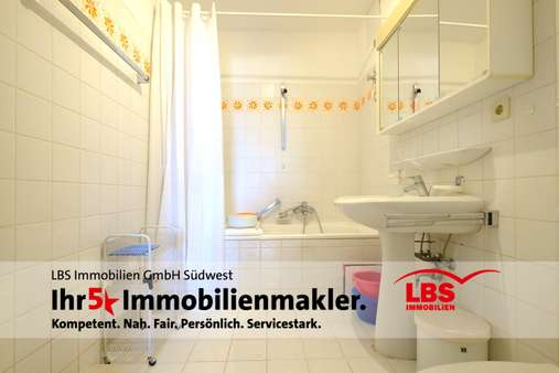 Bad - Etagenwohnung in 76133 Karlsruhe mit 72m² kaufen