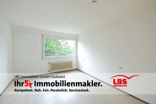 Elternschlafzimmer - Etagenwohnung in 76275 Ettlingen mit 81m² kaufen