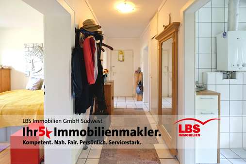 Flur - Etagenwohnung in 76199 Karlsruhe mit 83m² kaufen