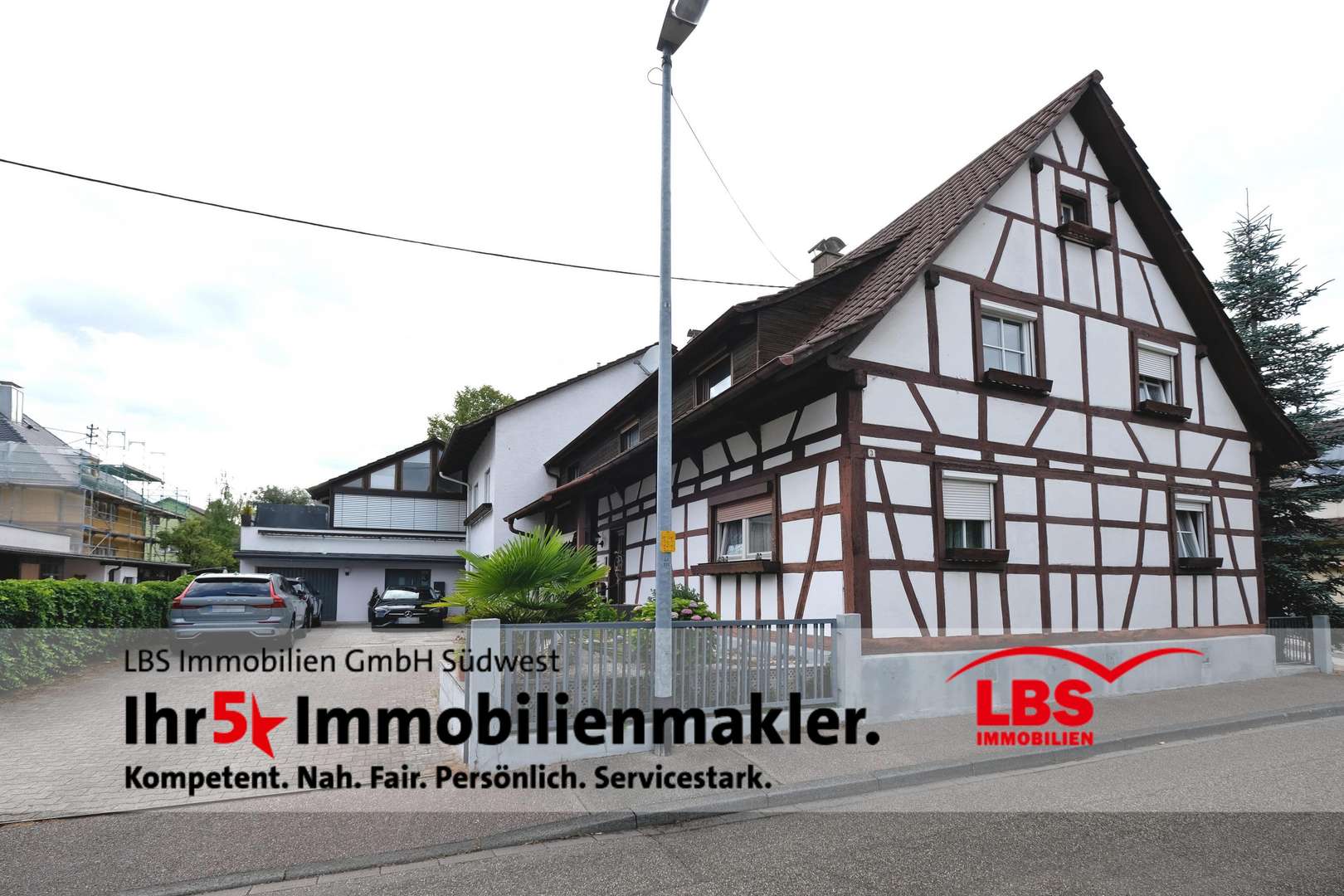 Außenansicht Außenansicht - Doppelhaushälfte in 76532 Baden-Baden mit 147m² kaufen