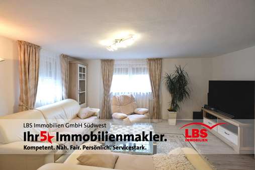 Wohnzimmer Wohnzimmer - Doppelhaushälfte in 76532 Baden-Baden mit 147m² kaufen