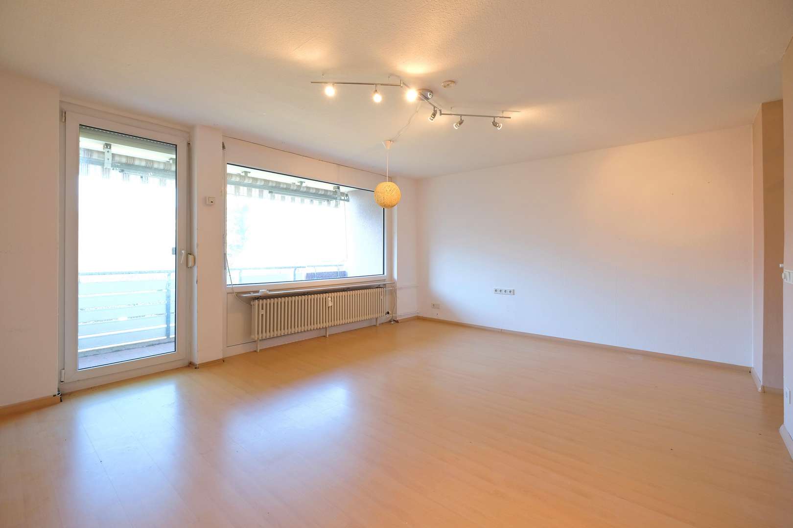 Wohnzimmer Wohnzimmer - Etagenwohnung in 75180 Pforzheim mit 80m² kaufen