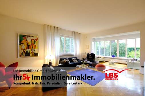 Wohnzimmer - Villa in 60528 Frankfurt mit 296m² kaufen