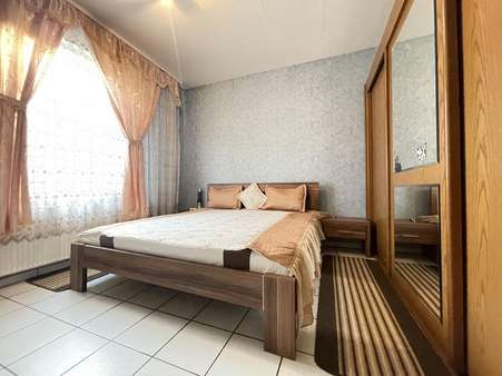 Schlafzimmer - Zweifamilienhaus in 46395 Bocholt mit 140m² günstig kaufen