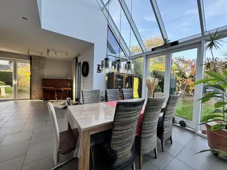 ** Traumhaftes Einfamilienhaus mit Wintergarten und idyllischem Garten! **