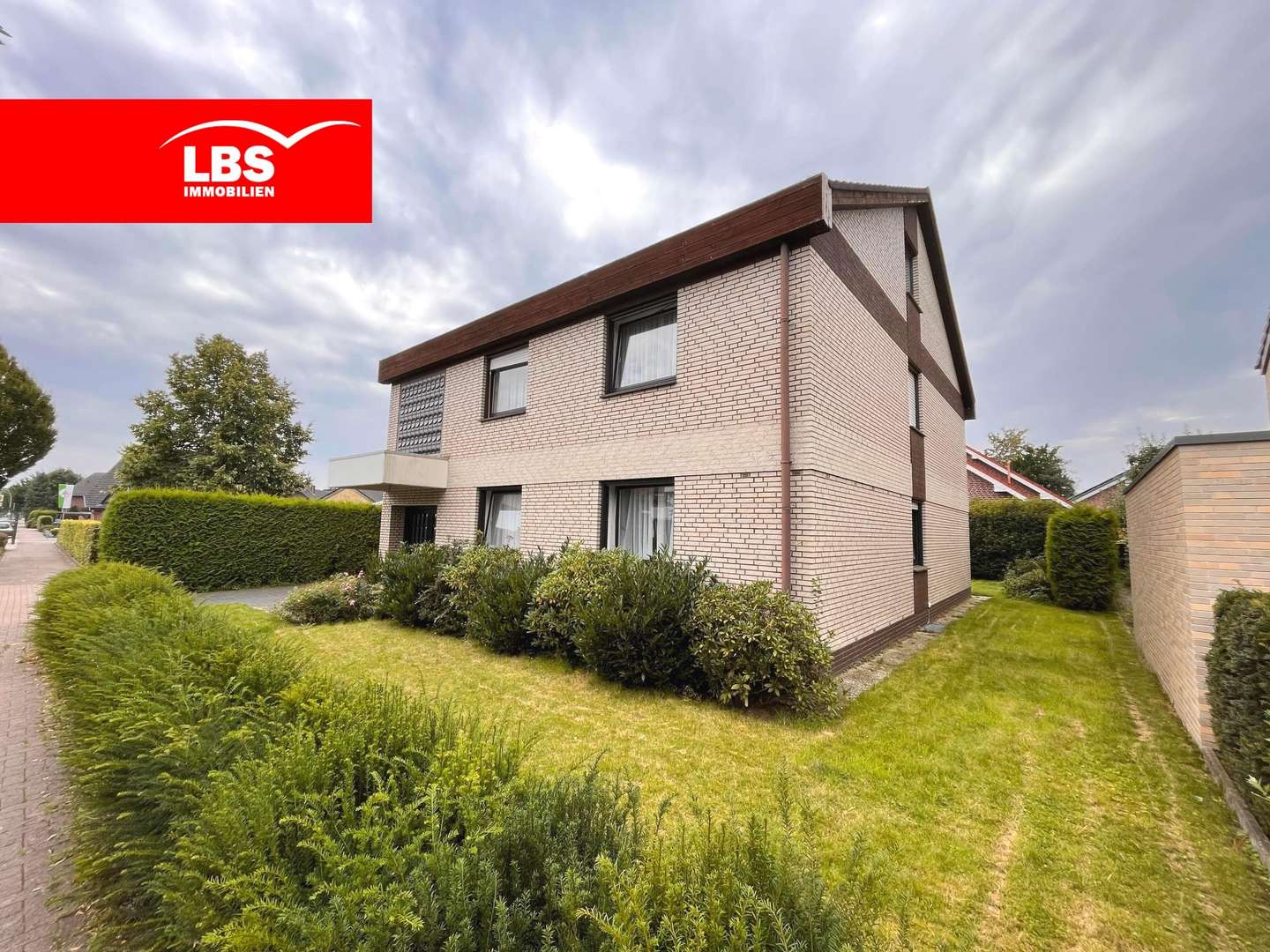 Front - Zweifamilienhaus in 46325 Borken mit 188m² kaufen