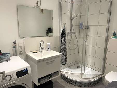 Badezimmer - Etagenwohnung in 24944 Flensburg mit 70m² kaufen