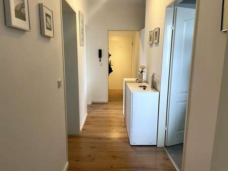 Flur - Etagenwohnung in 24944 Flensburg mit 70m² kaufen
