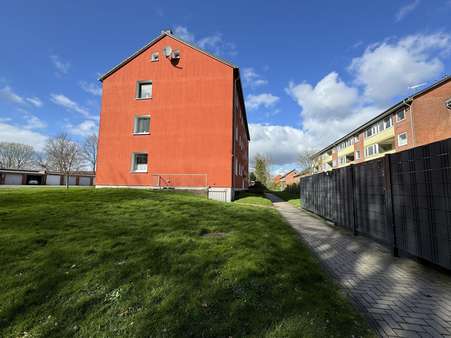 Seitenansicht - Mehrfamilienhaus in 24837 Schleswig mit 1215m² als Kapitalanlage kaufen