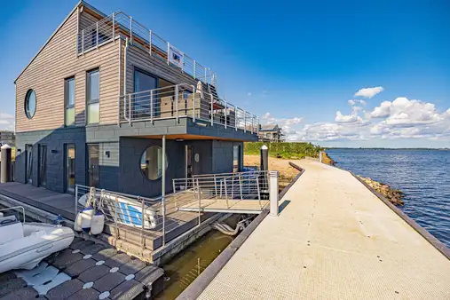 Kommen Sie an Bord! Wasserhaus mit Bootsliegeplatz  * Hausboot - Feeling *