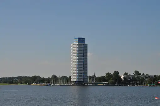 WIKINGTURM: 1-Zimmer Wohnung mit Schleiblick und Loggia