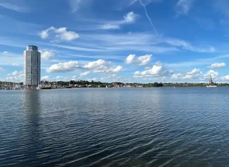 Traumhafte Aussicht!  2-Zimmer-Apartment mit Loggia im Wikingturm 21. OG 