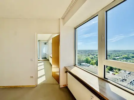 Traumhafte Aussicht!  2-Zimmer-Apartment mit Loggia im Wikingturm 21. OG 