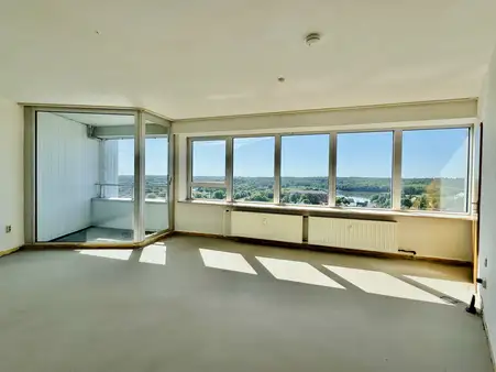 Traumhafte Aussicht!  2-Zimmer-Apartment mit Loggia im Wikingturm 21. OG 