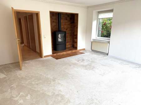 Wohnzimmer - Reihenendhaus in 24943 Flensburg mit 97m² kaufen