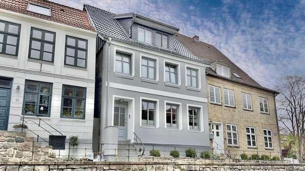 Einfamilienhaus in 24837 Schleswig mit 260m² kaufen