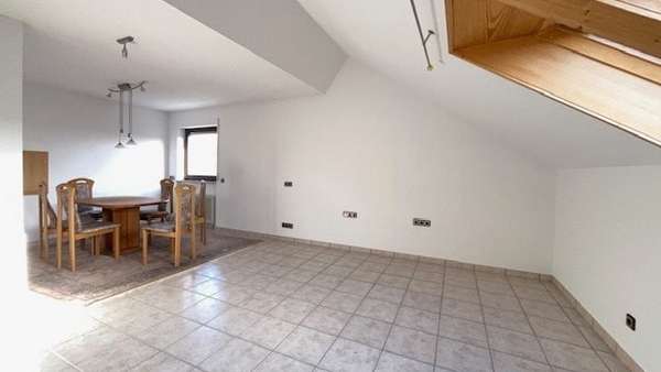 Ess-/Wohnzimmer - Maisonette-Wohnung in 78647 Trossingen mit 116m² kaufen