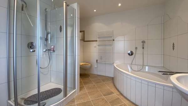 Badezimmer_OG - Zweifamilienhaus in 78713 Schramberg mit 136m² kaufen