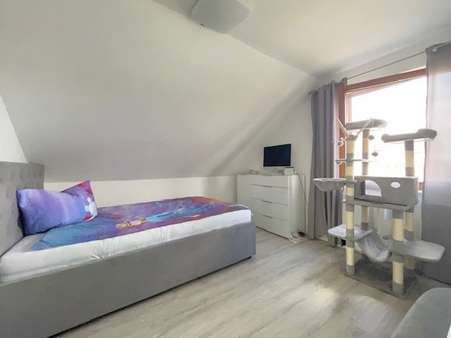 Schlafzimmer - Reihenendhaus in 78658 Zimmern mit 113m² kaufen