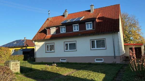 Gartenansicht Gartenansicht - Zweifamilienhaus in 72175 Dornhan mit 152m² kaufen