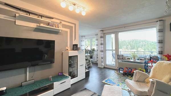 Wohn-/ Esszimmer - Erdgeschosswohnung in 78658 Zimmern mit 81m² kaufen